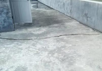 下城楼顶漏水维修公司分享下如何解决卫生间隐蔽部位漏水的问题?